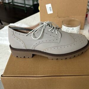 ** WOMENS STYLISH WINGTIP/LOAFERS